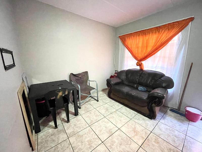 1 Bedroom Property for Sale in Kannoniers Park North West